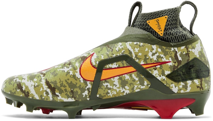 Travis Kelce x Nike Alpha Menace Elite 3 'Digital Camo' FN0113-200 Lookbook Travis Kelce x Nike Alpha Menace Elite 3 'Digital Camo' FN0113-200