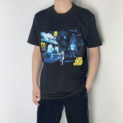 Camiseta Gráfica Unisex Negra Travis Scott Cactus Jack x McDonald''s Colaboración. TC-21 Shop Camiseta Gráfica Unisex Negra Travis Scott Cactus Jack x McDonald''s Colaboración. TC-21