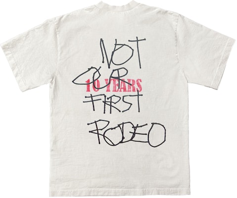 Camiseta Unisex Travis Scott FW24 Days Before Rodeo Gráfica Espalda. TSDB-SS11-tee Lookbook Camiseta Unisex Travis Scott FW24 Days Before Rodeo Gráfica Espalda. TSDB-SS11-tee