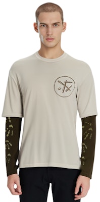 Travis Scott SS24 联名款卡其色长袖T恤 男女同款圆领上衣。 CJSS-SS02 Shop Travis Scott SS24 联名款卡其色长袖T恤 男女同款圆领上衣。 CJSS-SS02