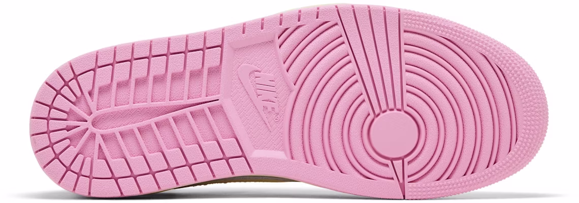 Travis Scott x Air Jordan 1 Retro Low OG ''Muslin Pink'' Sepatu Sneakers IQ7604-100 Shop Travis Scott x Air Jordan 1 Retro Low OG ''Muslin Pink'' Sepatu Sneakers IQ7604-100