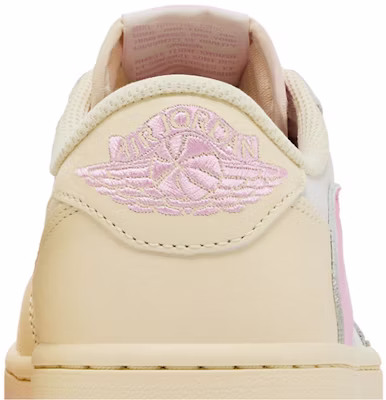 Travis Scott x Air Jordan 1 Retro Low OG ''Muslin Pink'' Sepatu Sneakers IQ7604-100 Sizing Travis Scott x Air Jordan 1 Retro Low OG ''Muslin Pink'' Sepatu Sneakers IQ7604-100