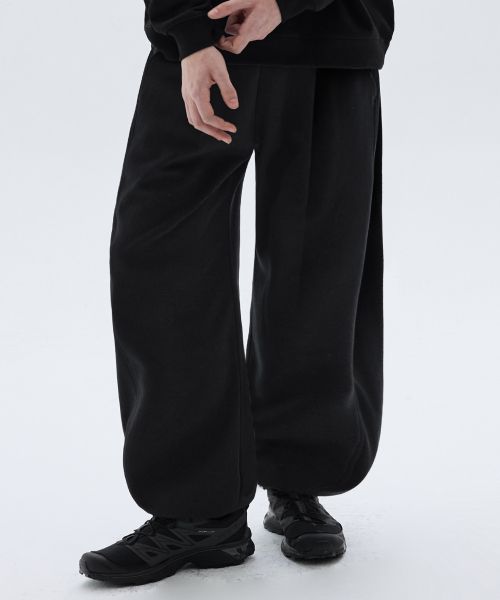 Order Trillion Deep Tuck Balloon Fit Sweat Jogger Pants (Black) TRSPT21BK