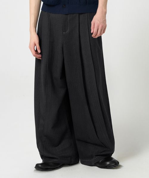 Lookbook TRILLION Two-Tuck Like Denim Wide Slacks_Black TRFPT62BK