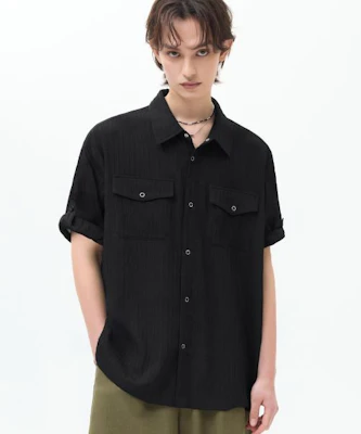 TRILLION Kemeja Hitam Oversized Lengan Pendek Roll-Up Wrinkle Sheer TRSSH35BK Order TRILLION Kemeja Hitam Oversized Lengan Pendek Roll-Up Wrinkle Sheer TRSSH35BK