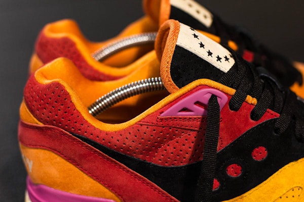 Ubiq x Saucony Shadow Master 'Pasifik Senja' S70187-1 Shop Ubiq x Saucony Shadow Master 'Pasifik Senja' S70187-1