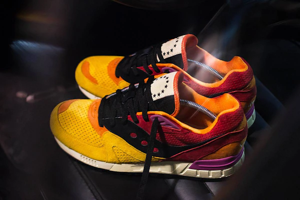 Ubiq x Saucony Shadow Master 'Pasifik Senja' S70187-1 Purchase Ubiq x Saucony Shadow Master 'Pasifik Senja' S70187-1