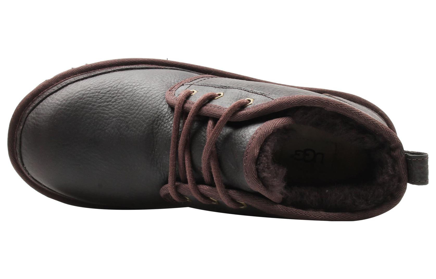 Lookbook Stivali UGG alla Caviglia ''Comfort Marrone Scuro Neve''. 1008908-CTEA