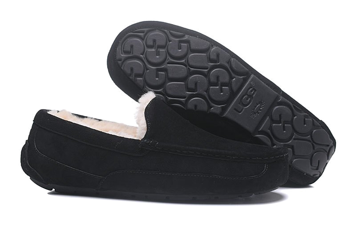 Shop UGG Ascot Leather Slipper 'Hitam' 5775-BLK