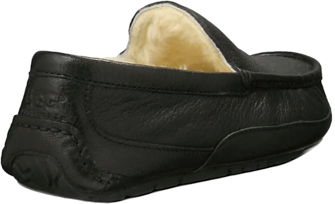 UGG Ascot Leather Slipper 'Hitam' 5379-BLK Shop UGG Ascot Leather Slipper 'Hitam' 5379-BLK
