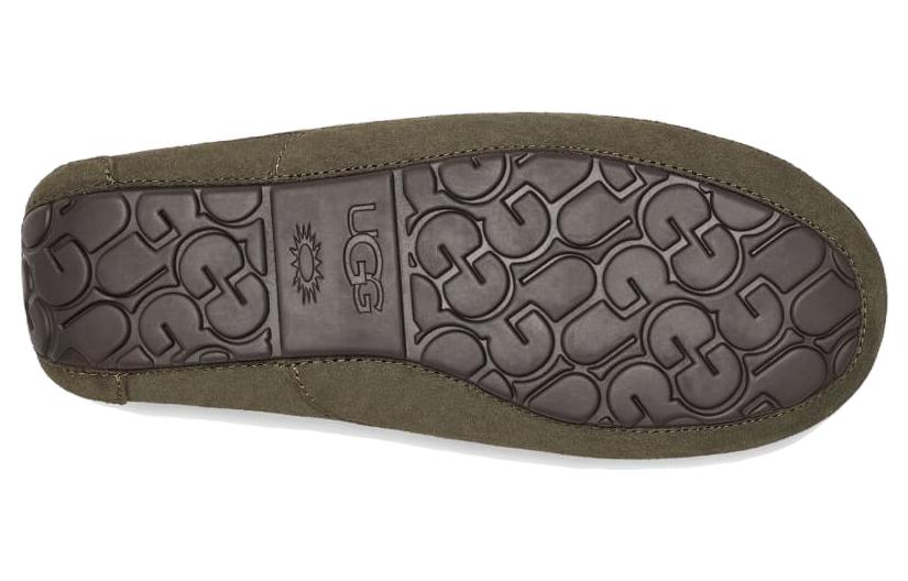 Shop UGG Ascot 絨面 圓頭套足 休閒鞋 男款 綠色