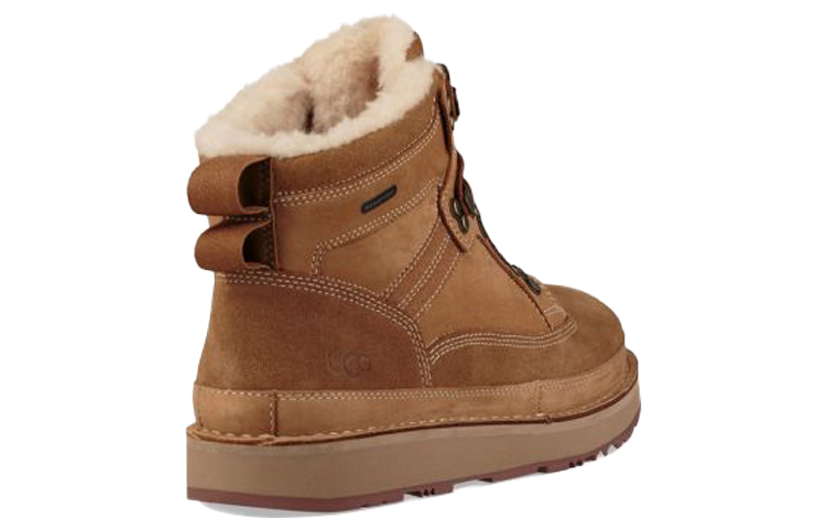 Shop UGG Avalanche Hiker 冰峰徒步者功能靴 栗色