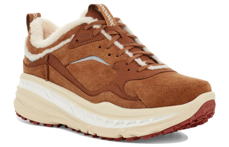 Lookbook UGG CA805 Spill Seam Baskets Basses en Suède 1114150-CHE