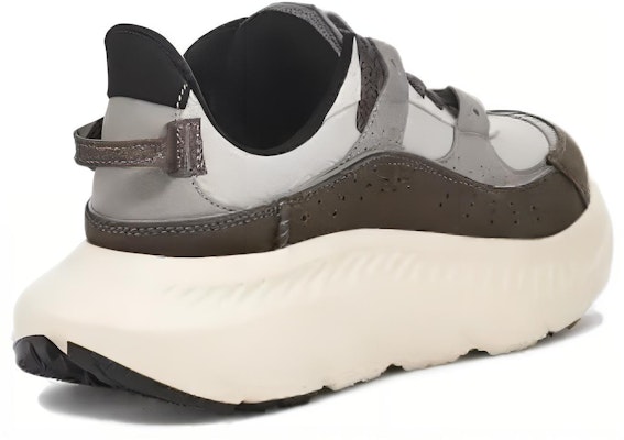 UGG CA805 V2 Nubuck 'Hitam Arang' 1127111-CLBK Lookbook UGG CA805 V2 Nubuck 'Hitam Arang' 1127111-CLBK