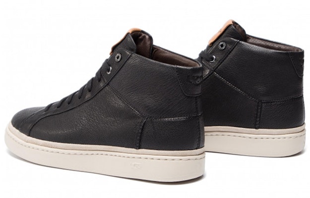 UGG 캘리 하이 '블랙' (시크한 매력) 1094653-BLK Lookbook UGG 캘리 하이 '블랙' (시크한 매력) 1094653-BLK