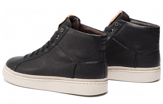UGG 캘리 하이 '블랙' (시크한 매력) 1094653-BLK Lookbook UGG 캘리 하이 '블랙' (시크한 매력) 1094653-BLK