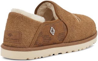 UGG 戶外舒適 休閒鞋 栗色 Shop UGG 戶外舒適 休閒鞋 栗色