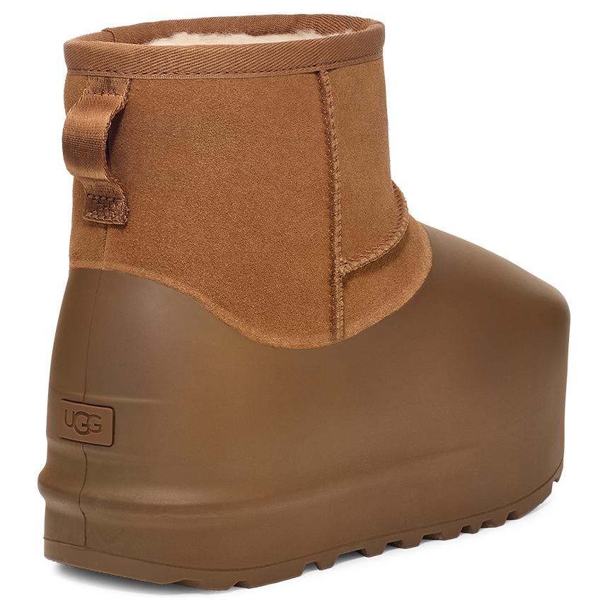Shop UGG Classique Mini Bottes Moulées ''Chestnut'' 1158370-CHE