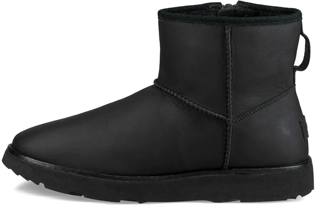 Ugg classic discount mini zip waterproof