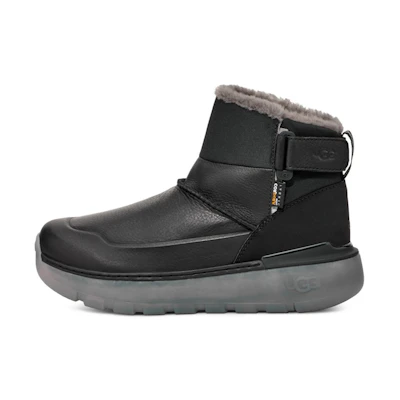 UGG Classic Short 'Black Leather'