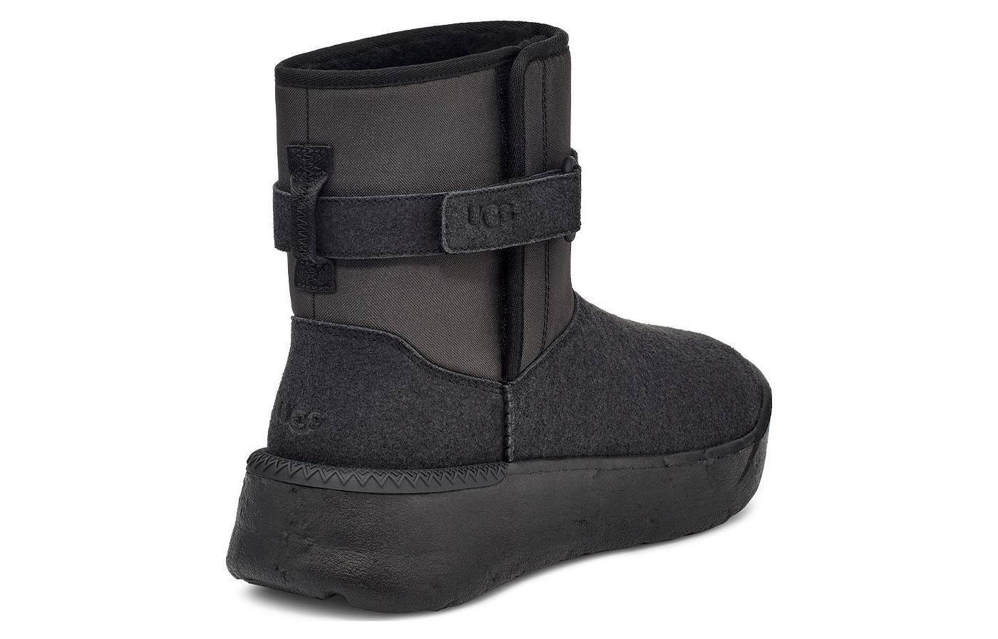 Shop UGG Sepatu Boot Klasik S 'Hitam' 1135695-BLK