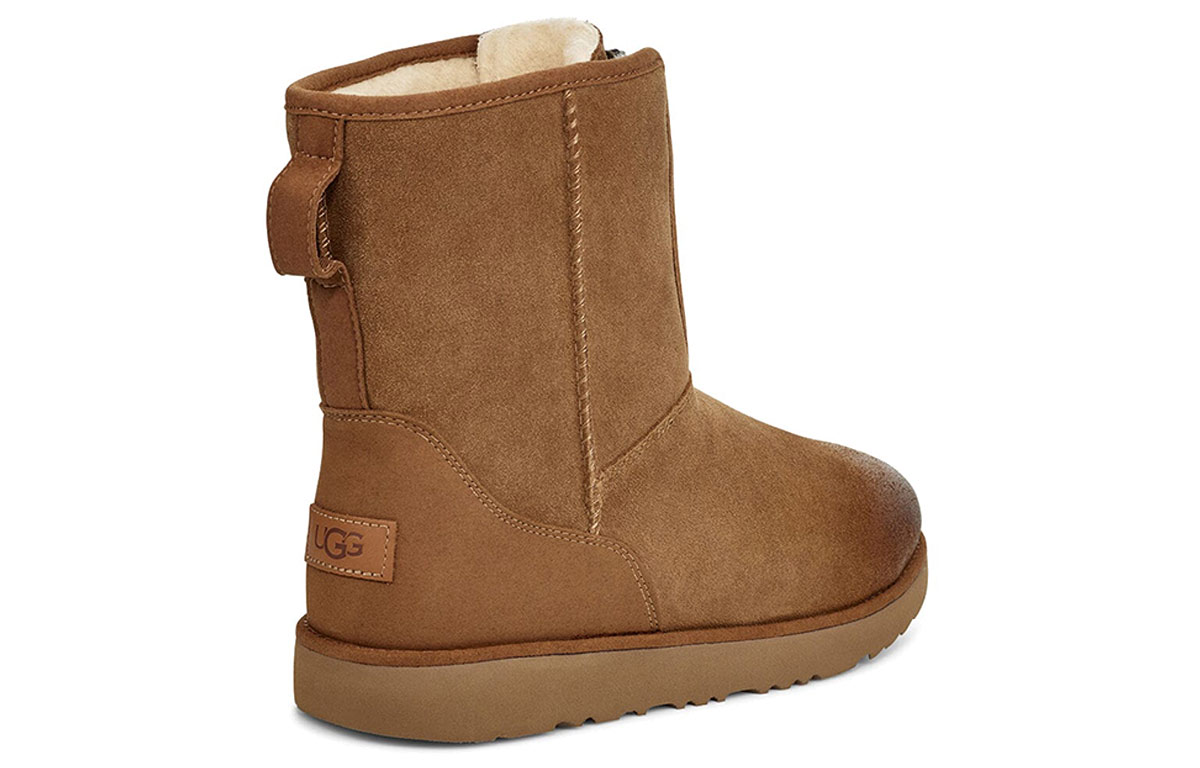 Shop UGG 클래식 숏 집업 부츠 (밤색) 1106438-CHE