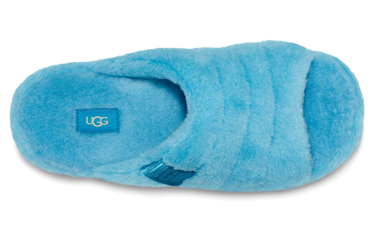 Shop UGG Fluff You 毛茸拖鞋 藍色