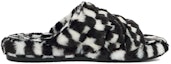 Order UGG Fluffita 'Papan Catur' 1134871-BLK
