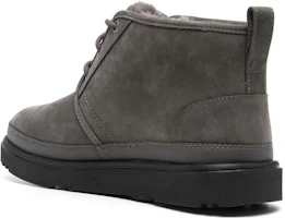 Shop UGG Neumel 系帶舒適耐磨 高筒 雪地靴 灰色