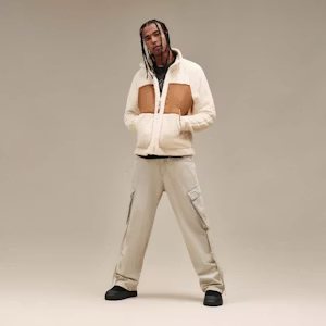 UGG Neumel 防水混合短靴 1143991 Sizing UGG Neumel 防水混合短靴 1143991