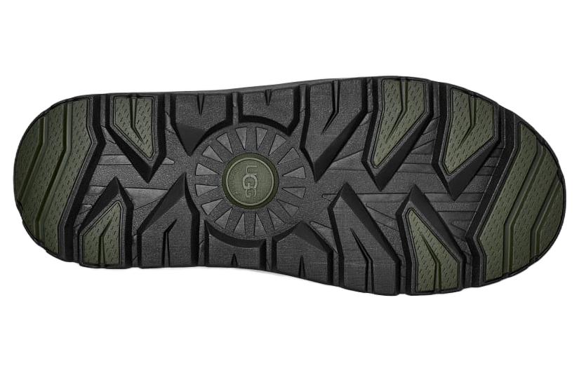 Shop UGG ニューメル ウェザー ハイブリッド ブーツ (フォレストナイトブラック) 1143991-FNBL