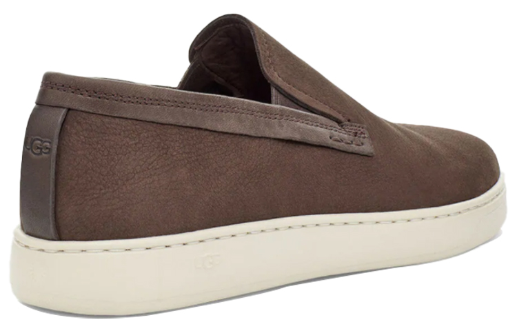 Shop UGG Pismo 棕色休闲便鞋 1110980-STT