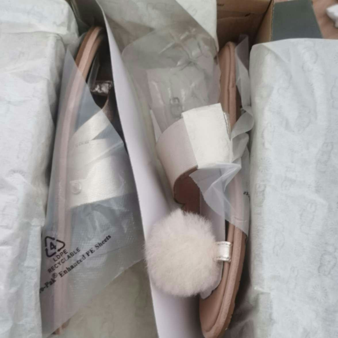 ugg-slide-classic-1101349