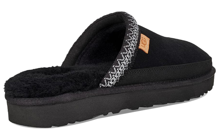 Shop UGG塔斯曼黑色羊毛内衬休闲鞋 1103900-BTNL