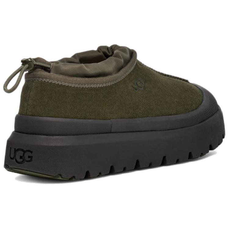 Shop UGGタスマン・ウェザーハイブリッド (フォレストナイト) 1144096-FNBL