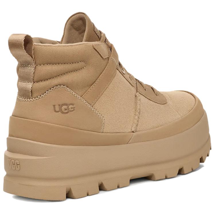 Shop UGG Bota Chukka Lug de UGG Color Arena 1158214-SAN