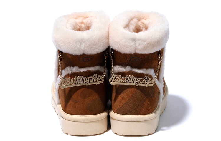 Shop UGG X Bape 經典迷你款 加絨雪地靴 米色