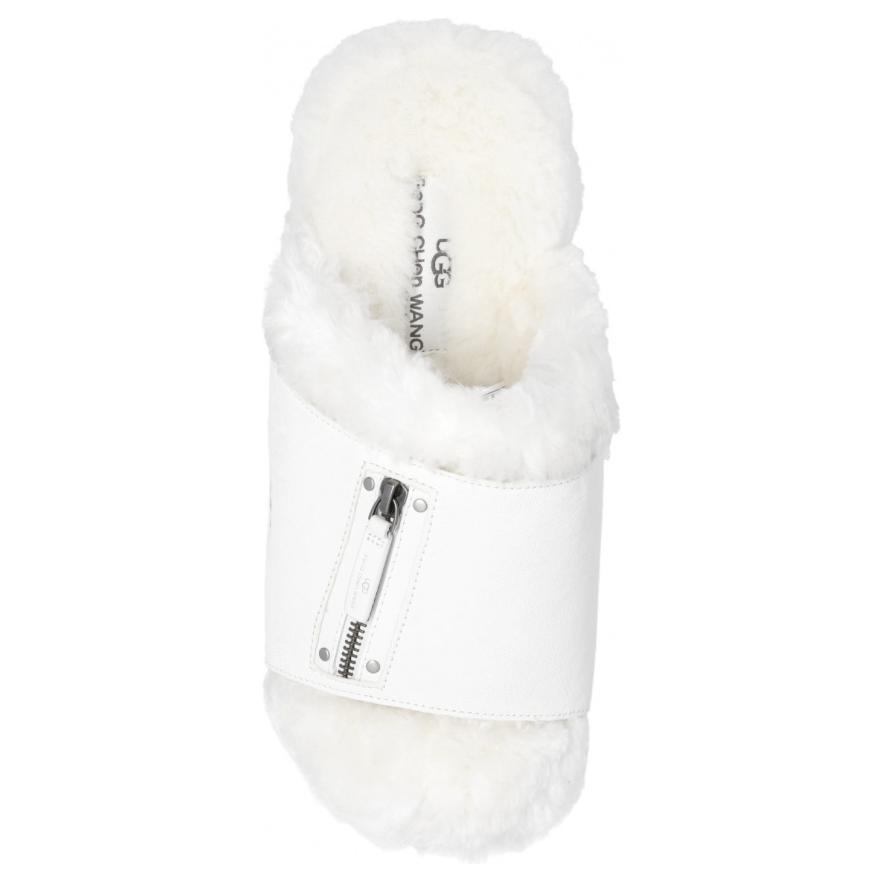 Shop Feng Chen Wang x UGG 聯名款 舒適保暖 毛毛時尚涼鞋 女款 白色