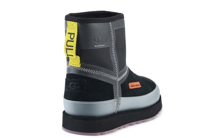 Shop UGG x Heron Preston クラシックフリース 男女兼用 黒 1108769-BLK