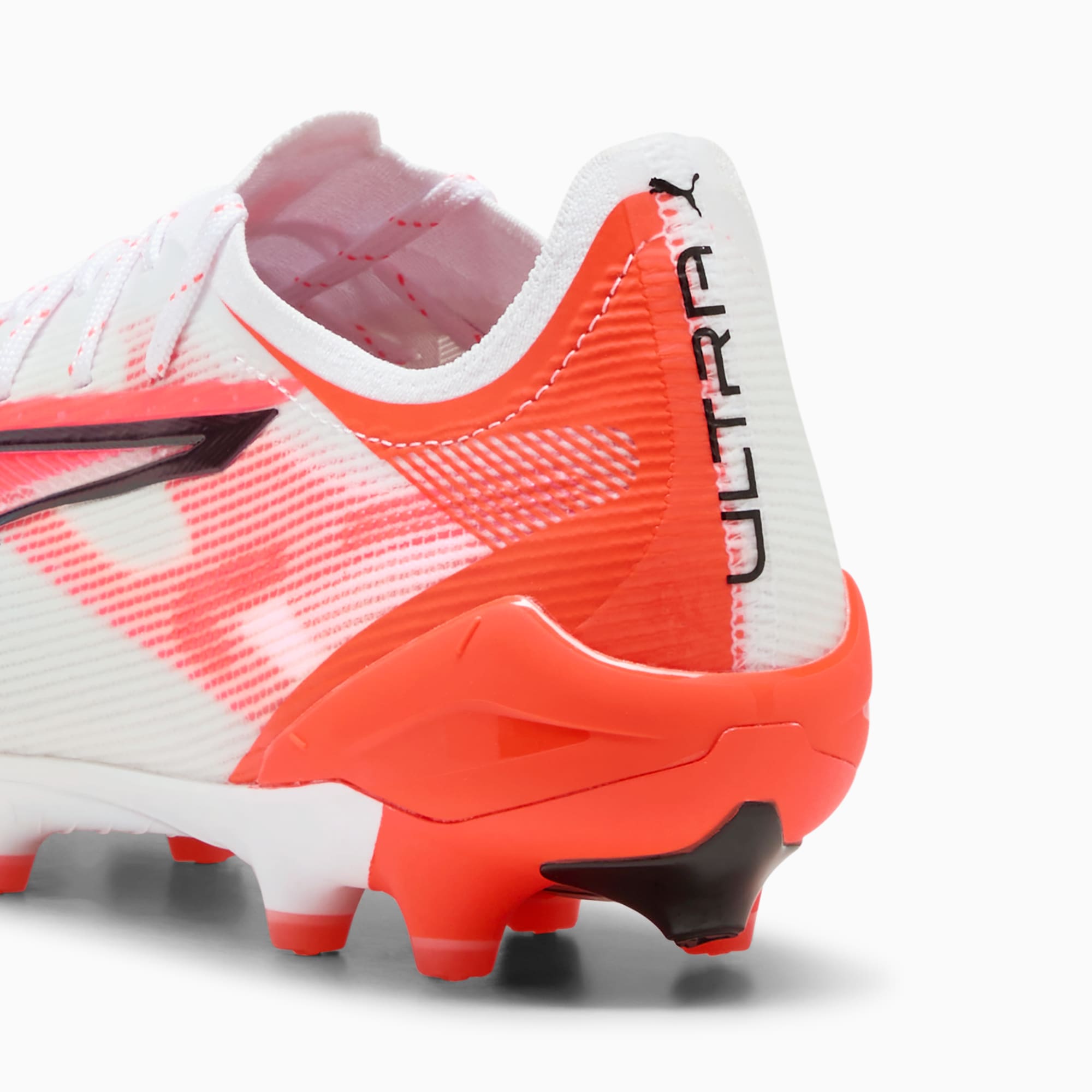 Lookbook 울트라 5 얼티밋 AG 축구화 108339-01