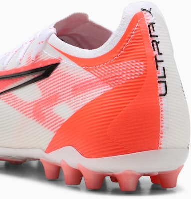 Botas de fútbol Ultra 5 Ultimate MG. 108342-01 Lookbook Botas de fútbol Ultra 5 Ultimate MG. 108342-01
