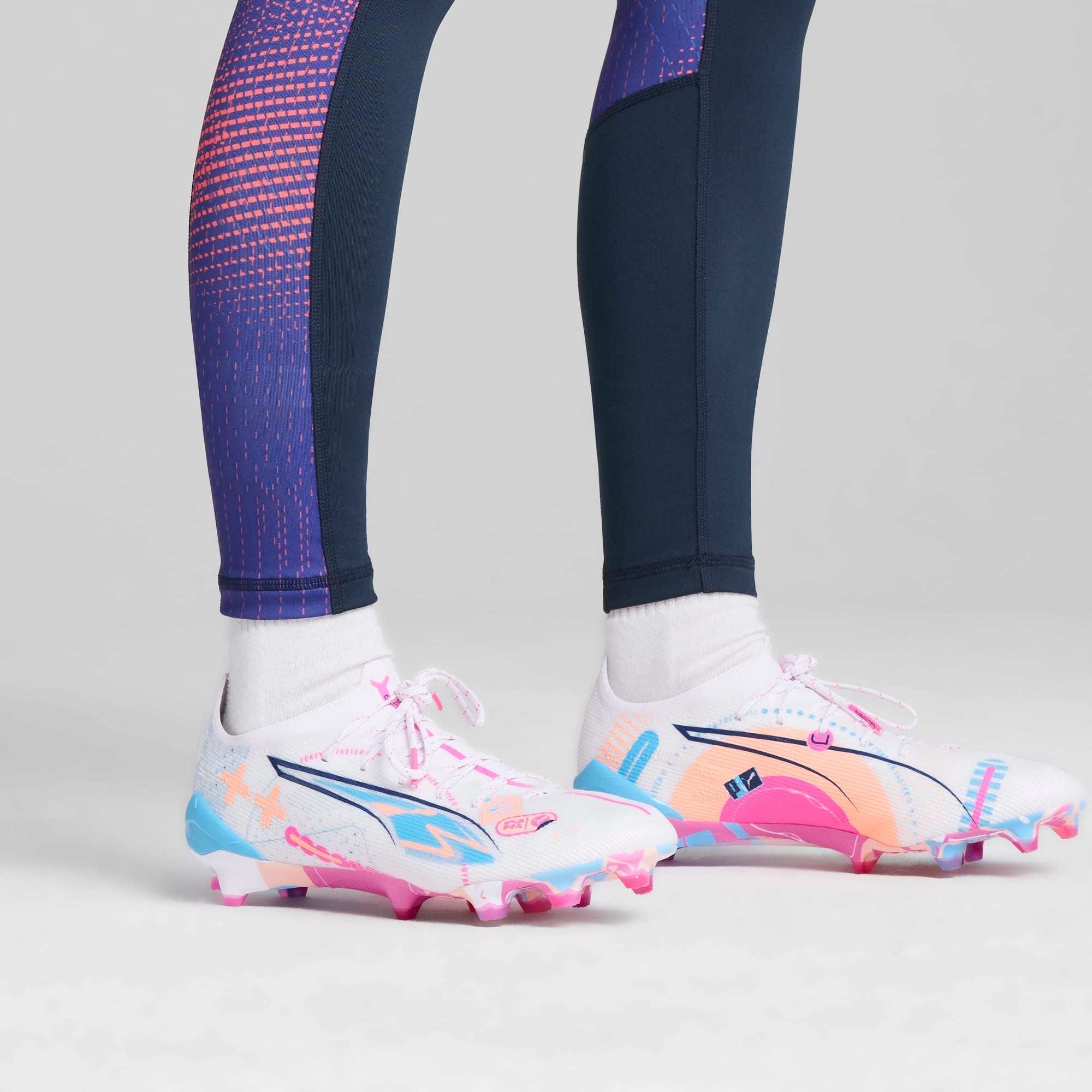 Lookbook Ultra 5 Ultimate VOL UP FG 足球鞋 108063-01