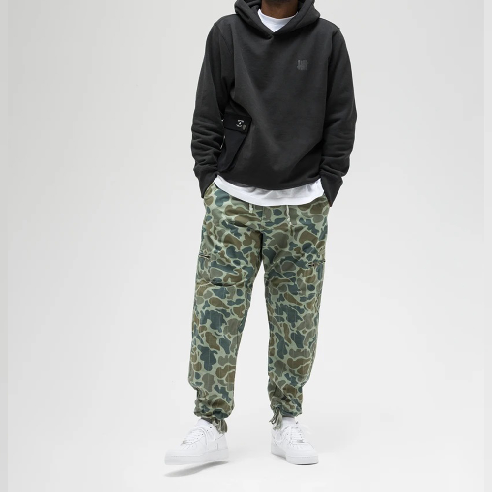 Shop UNDEFEATED经典款宽松版连帽卫衣男女同款 20062