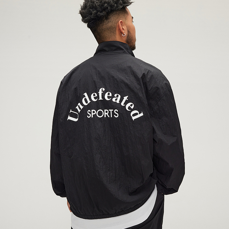 Sizing UNDEFEATED Five Strikes 黑色男女同款运动夹克 UC33GWJ01M