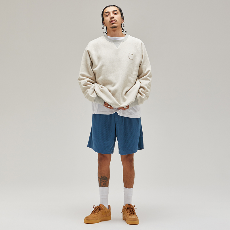 Shop UNDEFEATED FW22 拼色圆领卫衣 男女同款 UI23GKR01M