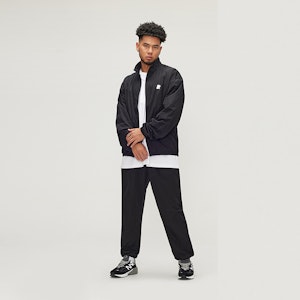 UNDEFEATED FW23 黑色教練外套 男女通用 抓絨內裡 休閒印花款 UE23GWJ02M Sizing UNDEFEATED FW23 黑色教練外套 男女通用 抓絨內裡 休閒印花款 UE23GWJ02M