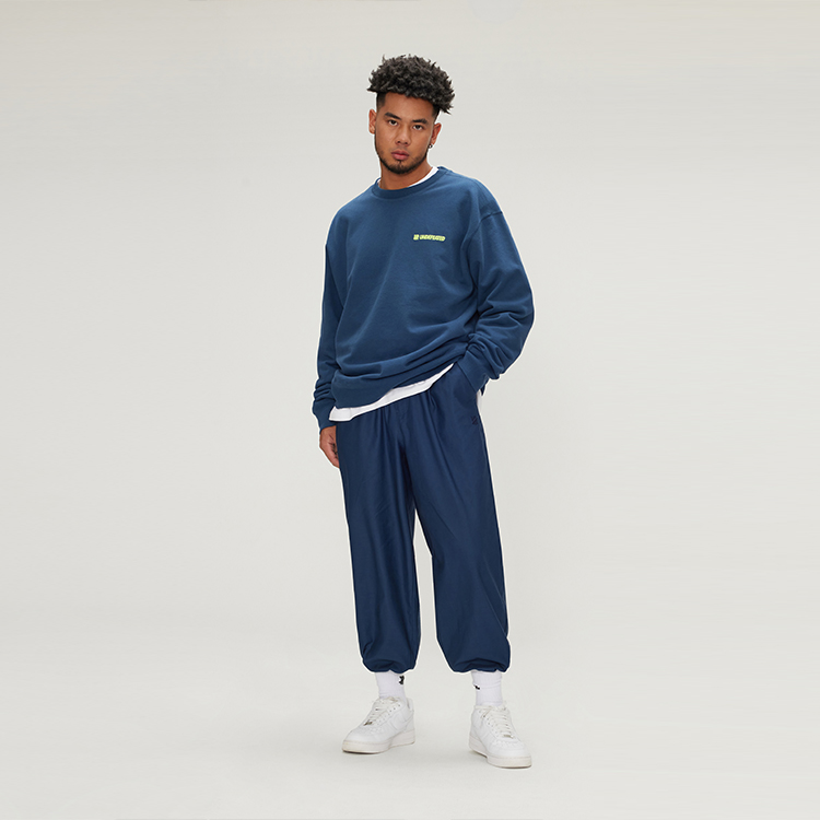 Cheap UNDEFEATED 2023秋冬款男女同款宽松徽标镂空设计卫衣。 UE33GKR01M