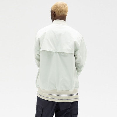 UNDEFEATED FW24 5-Strikes Button-Up Shiny Bomber Jacket Unisex. UI43GWJ01M Purchase UNDEFEATED FW24 5-Strikes Button-Up Shiny Bomber Jacket Unisex. UI43GWJ01M