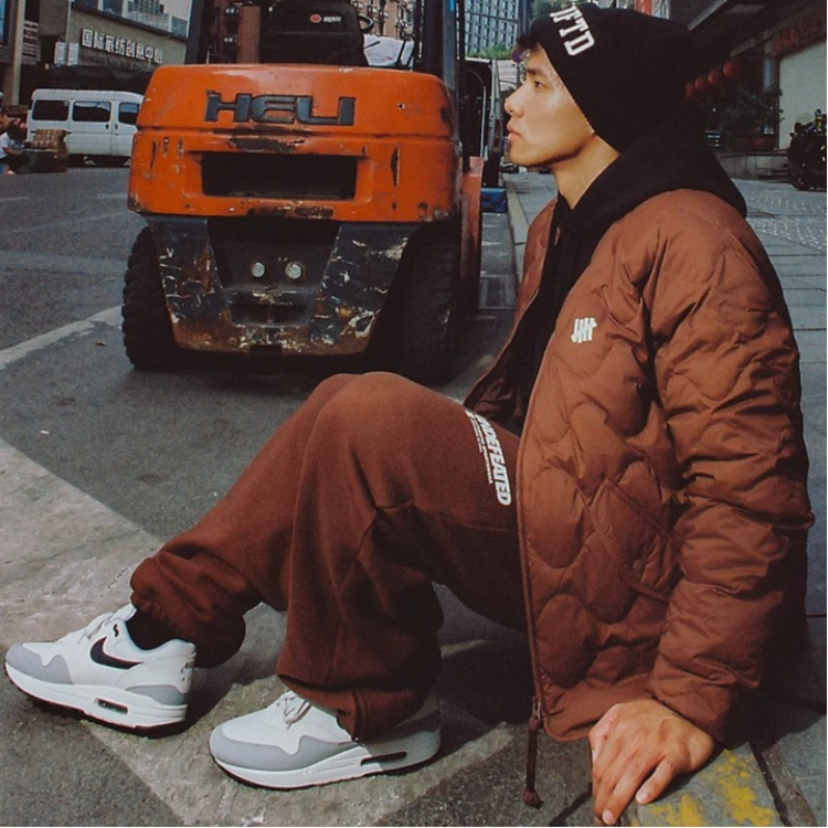 Sizing UNDEFEATED FW24 5ストライク キルティング ライトダウンジャケット ユニセックス UC43GDJ01M