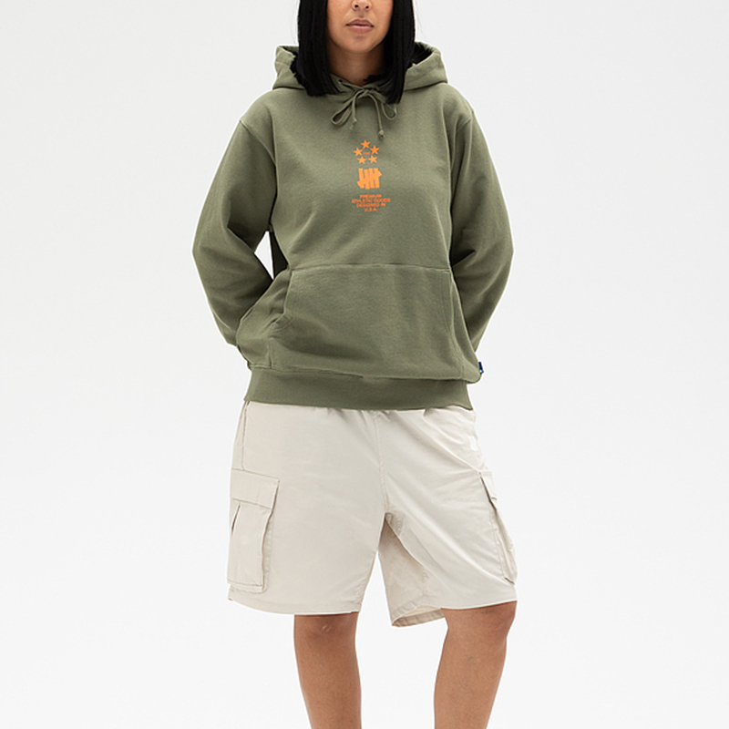 Shop UNDEFEATED FW24 五線星星圖案連帽衫 男女長袖款 UI43GKH02M
